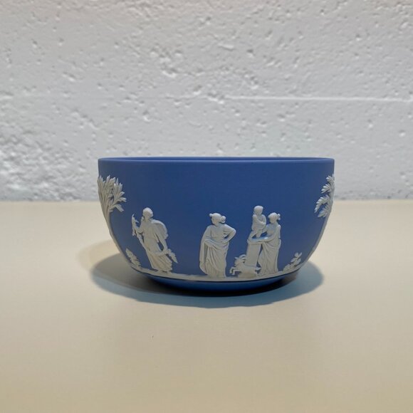 Wedgwood Blue Jasperware Small Round Bowl with White Motif - Picture 1 of 10